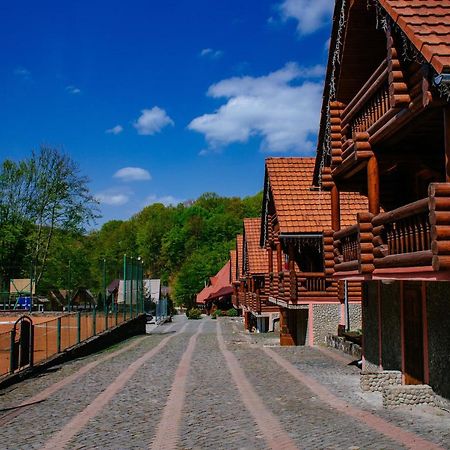 Отель Toursit Complex Polyana Kvasova Экстерьер фото