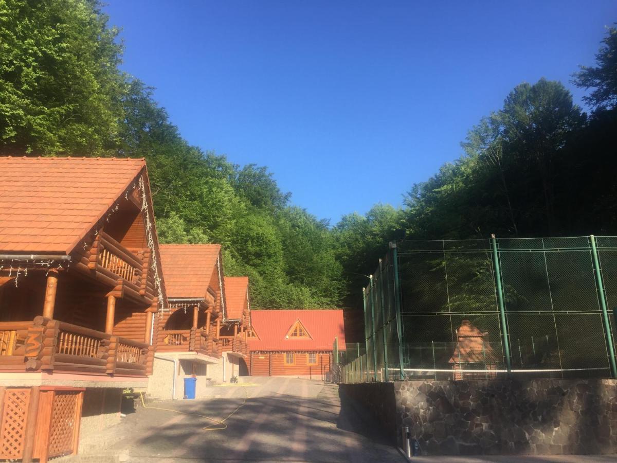 Отель Toursit Complex Polyana Kvasova Экстерьер фото